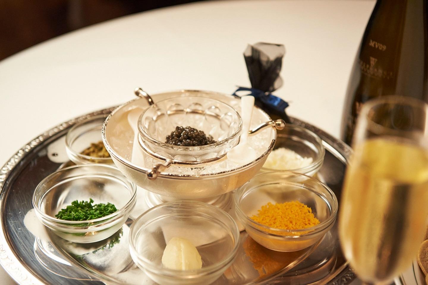 繊細な塩味と深いコクを楽しめる、珠玉のキャビア。