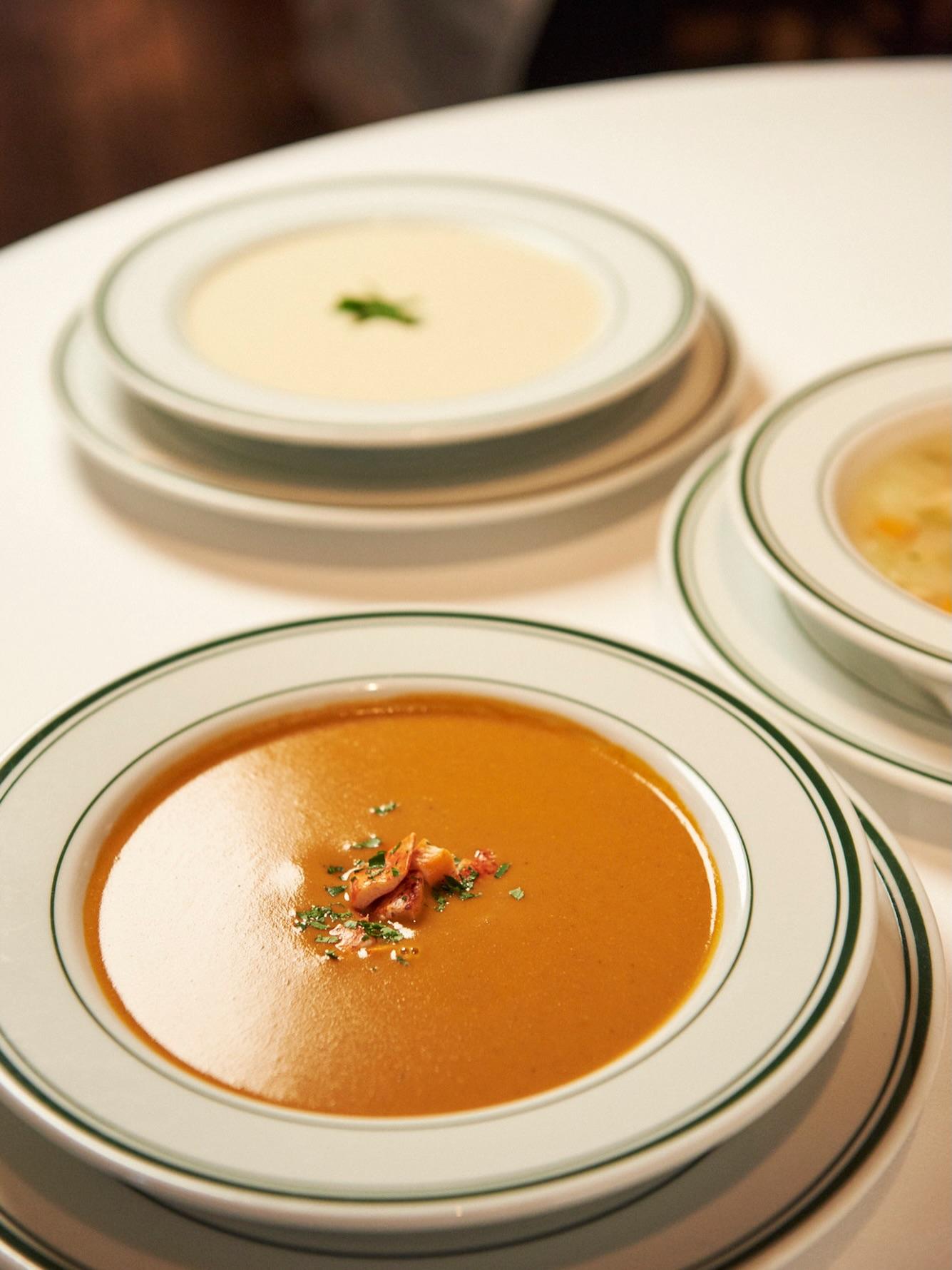 素材の旨みをじっくり引き出したスープは、ひと口ごとに心まで温めてくれます。