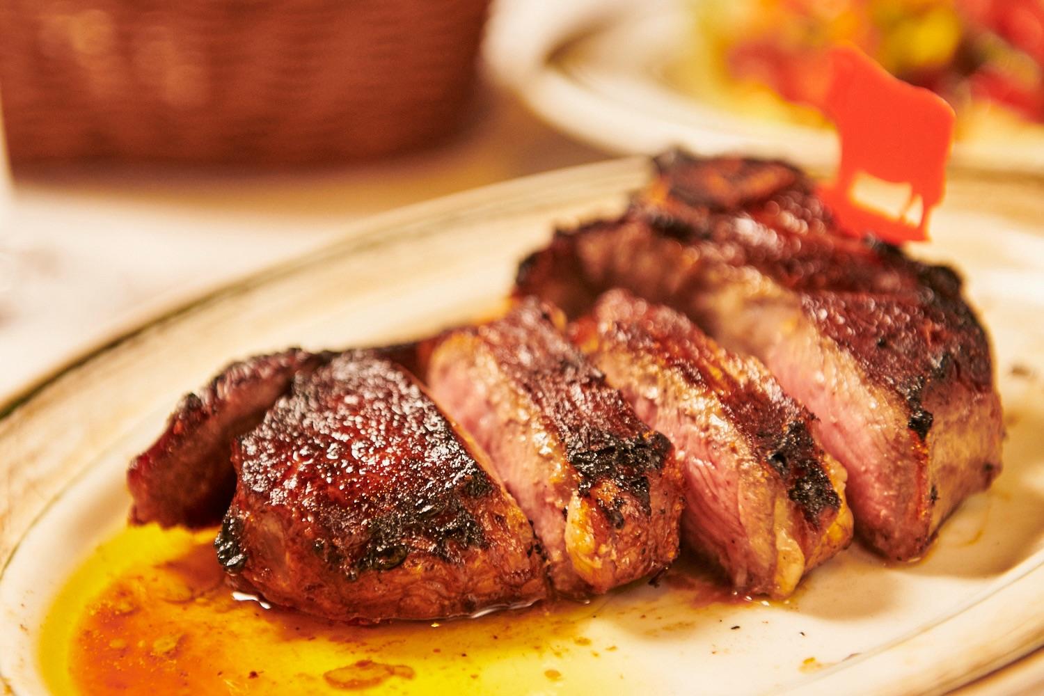 高温で一気に焼き上げることで生まれる、力強い香ばしさ。